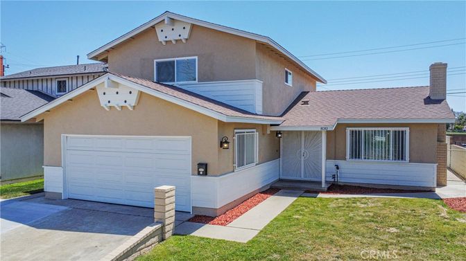 Attached, Exterior, Facade, American Craftsman