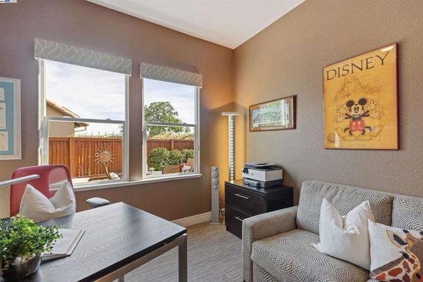 Home Office, Interior