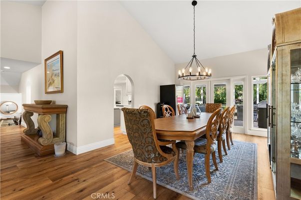 Chandelier, Dining room, Interior, Pendant Lights, Recessed Lighting, Wood Texture Flooring