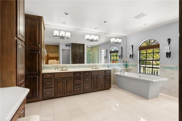 Bathroom, Dual Sink Vanities, Free Standing Baths, Interior, Recessed Lighting