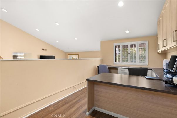 Home Office, Interior, Recessed Lighting, Wood Texture Flooring