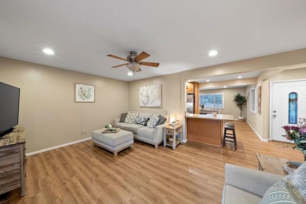 Interior, Living room, Recessed Lighting, Wood Texture Flooring