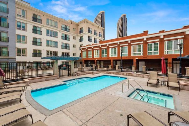 Exterior, Pool