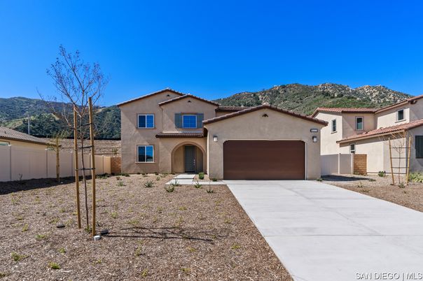 Attached, Exterior, Facade, Mediterranean