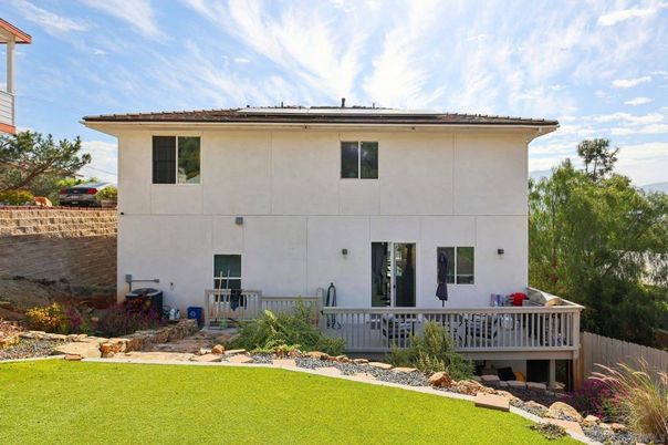 Backyard, Exterior, Facade, Modern