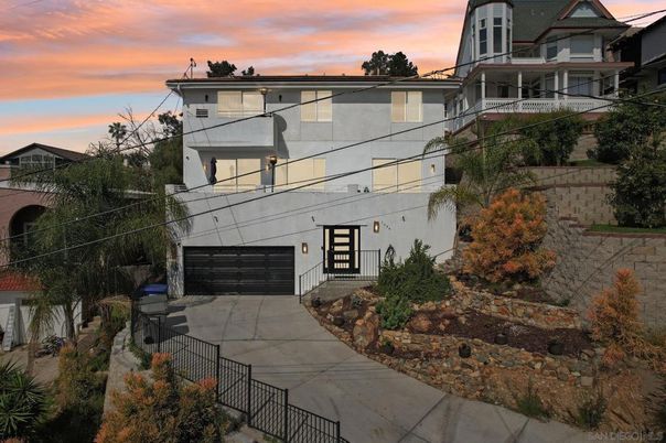 Attached, Exterior, Facade, Modern