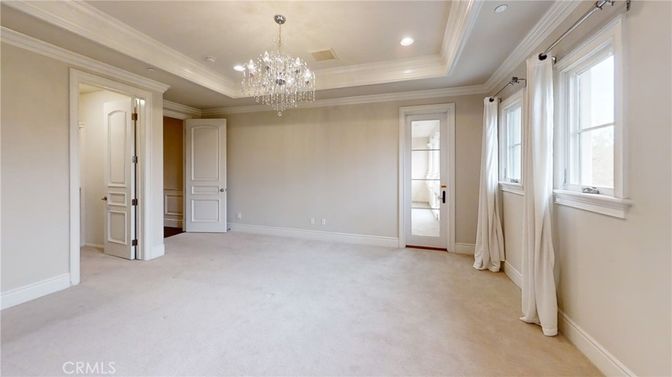 Chandelier, Empty room, Interior, Recessed Lighting