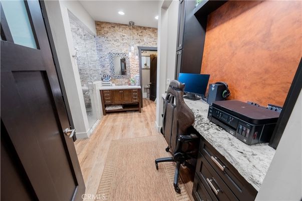 Home Office, Interior, Recessed Lighting, Wood Texture Flooring