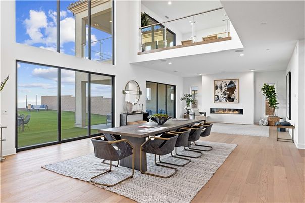 Dining room, Fireplace, Interior, Recessed Lighting, Wood Texture Flooring