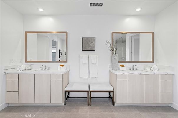 Bathroom, Dual Sink Vanities, Interior, Recessed Lighting
