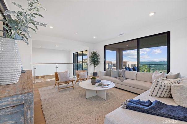 Interior, Living room, Recessed Lighting, Water, Wood Texture Flooring