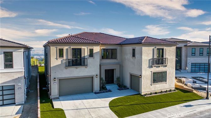 Attached, Exterior, Facade, Mediterranean