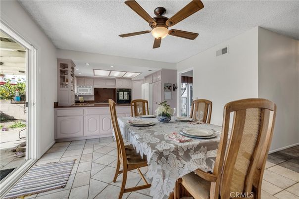 Dining room, Interior, Kitchen, Recessed Lighting