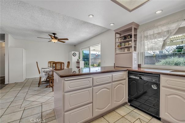Dining room, Interior, Kitchen, Recessed Lighting