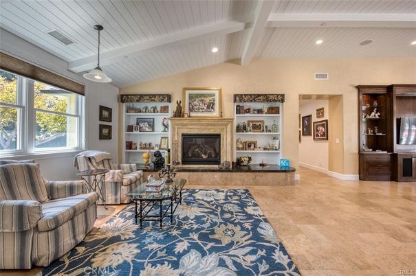 Fireplace, Interior, Living room, Pendant Lights, Recessed Lighting