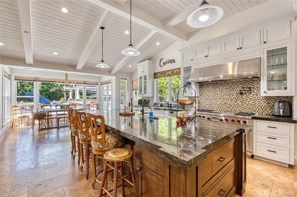 Chandelier, Dining room, Interior, Kitchen, Pendant Lights, Recessed Lighting, Stainless Steel Appliances