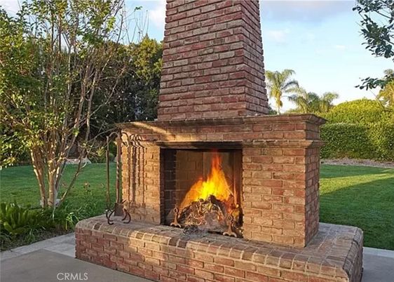 Exterior, Fireplace