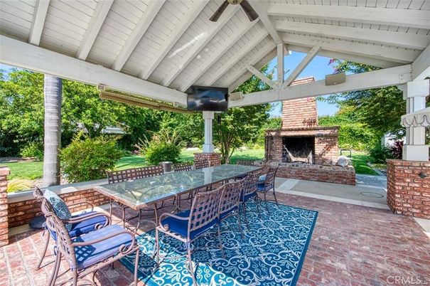 Exterior, Fireplace