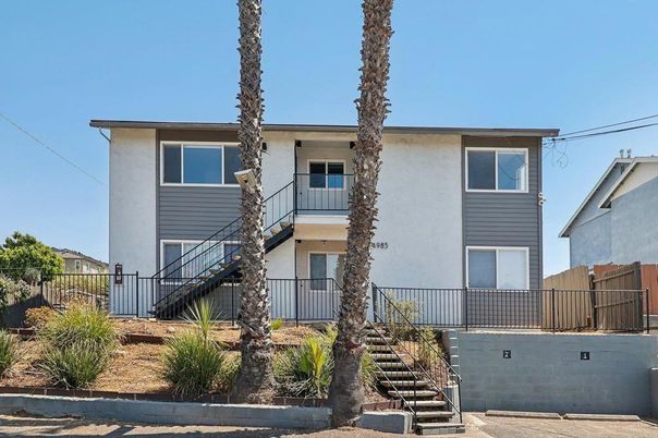 Attached, Exterior, Facade, Modern