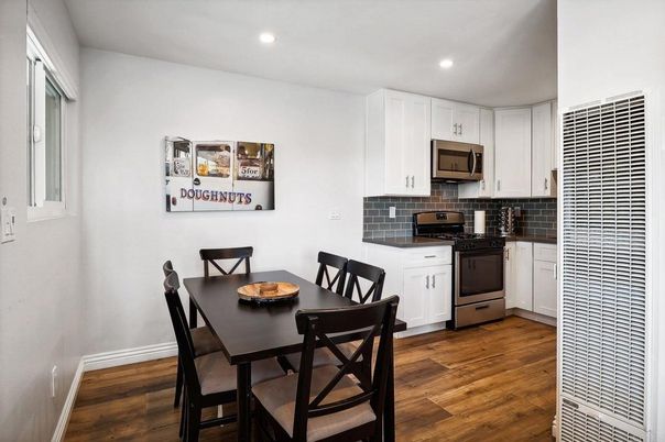 Dining room, Interior, Kitchen, Recessed Lighting, Wood Texture Flooring