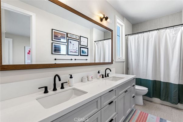 Bathroom, Dual Sink Vanities, Interior