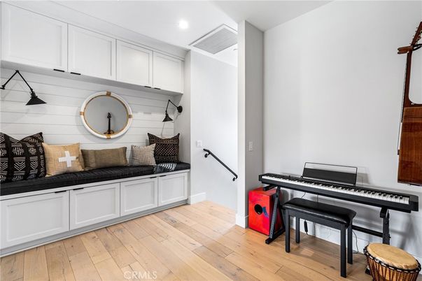 Interior, Piano, Recessed Lighting, Wood Texture Flooring