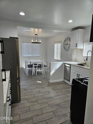 Chandelier, Dining room, Interior, Kitchen, Pendant Lights, Recessed Lighting, Wood Texture Flooring