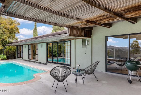 Exterior, Pool