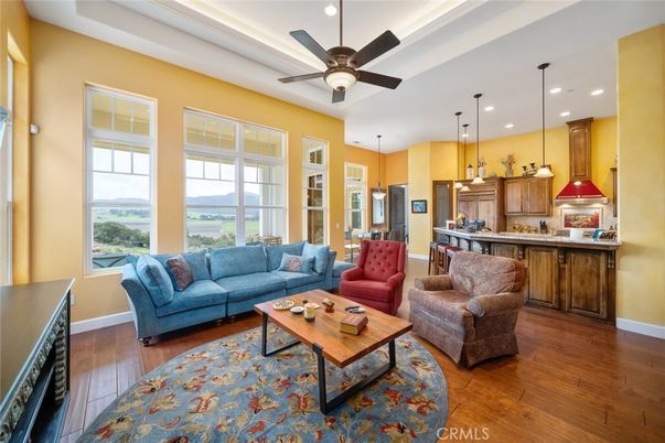Interior, Kitchen, Living room, Pendant Lights, Recessed Lighting, Wood Texture Flooring