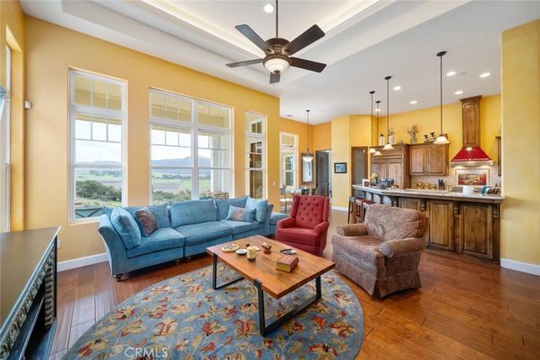 Interior, Kitchen, Living room, Pendant Lights, Recessed Lighting, Wood Texture Flooring