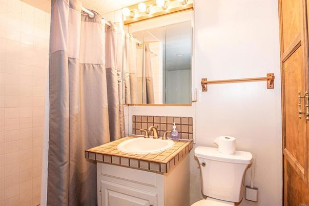 Bathroom, Interior, Tile Countertops