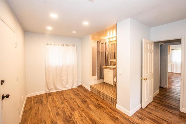 Bathroom, Interior, Recessed Lighting, Wood Texture Flooring