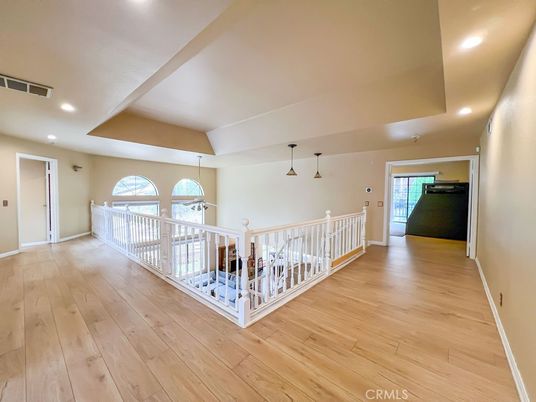 Interior, Pendant Lights, Recessed Lighting, Wood Texture Flooring