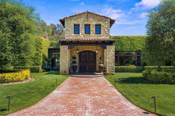 Backyard, Exterior, Facade, Mediterranean