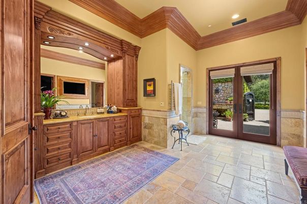 Bathroom, Interior, Recessed Lighting