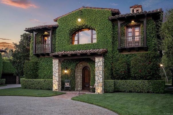Backyard, Exterior, Facade, Mediterranean