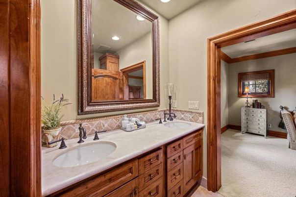 Bathroom, Dual Sink Vanities, Interior, Recessed Lighting