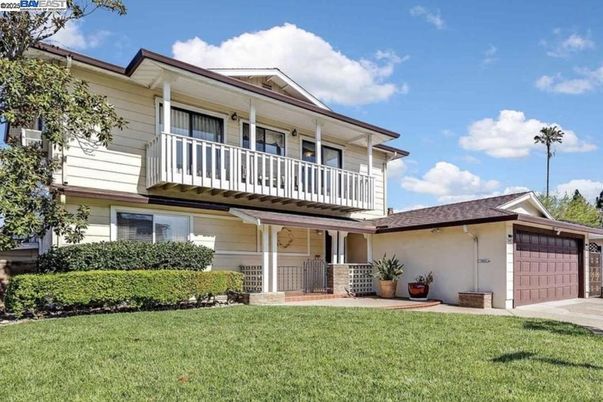 Backyard, Detached Garage, Exterior
