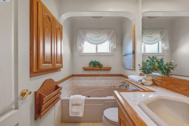 Bathroom, Interior, Tile Countertops