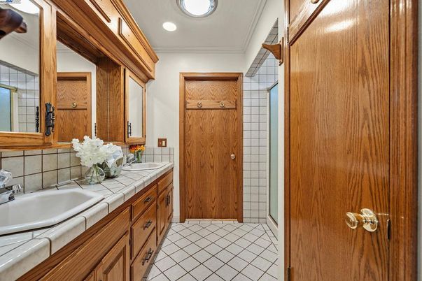 Bathroom, Interior, Recessed Lighting, Tile Countertops