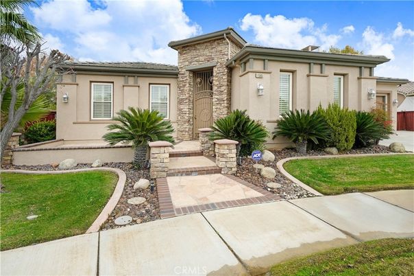 Exterior, Facade, Mediterranean