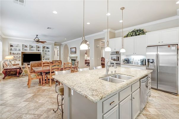 Dining room, Interior, Kitchen, Living room, Pendant Lights, Recessed Lighting, Stainless Steel Appliances