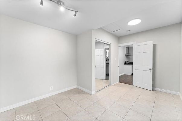 Empty room, Interior, Kitchen, Recessed Lighting