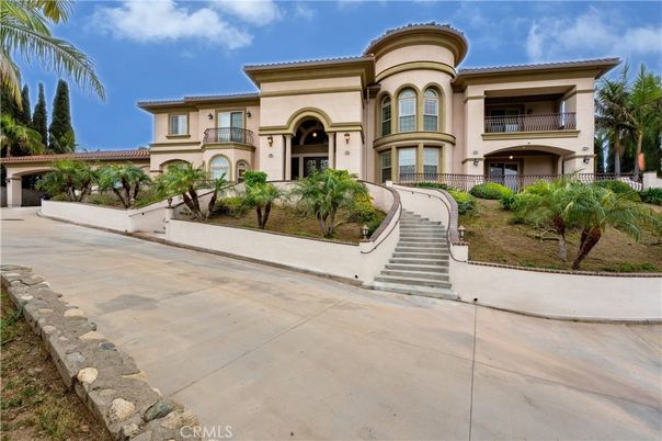 Exterior, Facade, Mediterranean