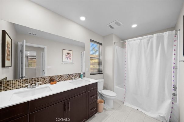 Bathroom, Dual Sink Vanities, Interior, Recessed Lighting