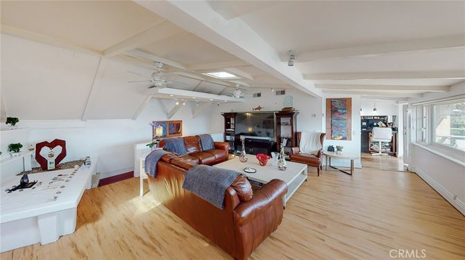 Interior, Living room, Pendant Lights, Wood Texture Flooring