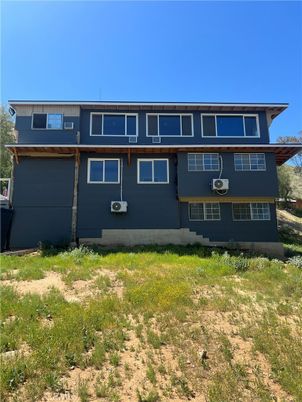Exterior, Facade, Raised Ranch