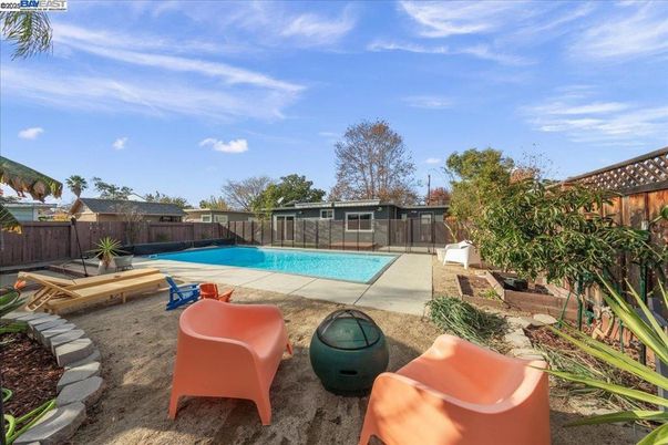 Backyard, Exterior, Pool