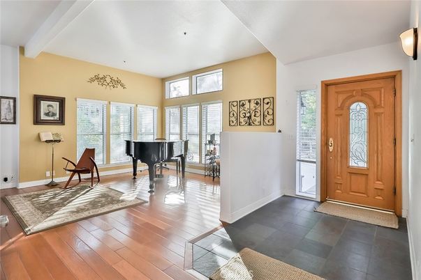 Interior, Piano, Recessed Lighting, Wood Texture Flooring