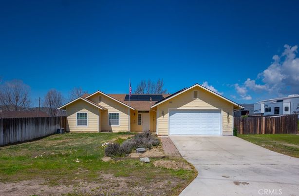 Attached, Exterior, Facade, Ranch